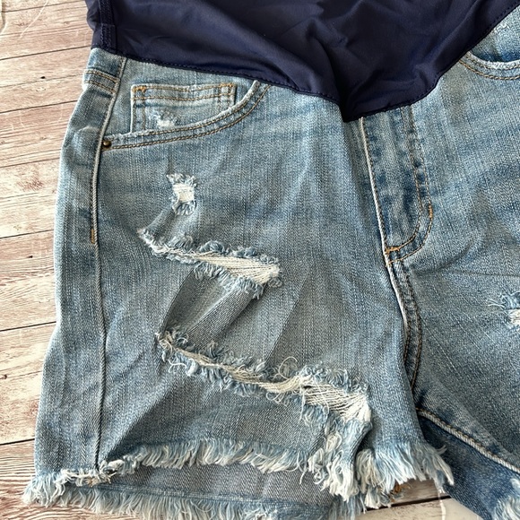 Pinkblush Medium Wash Distressed Raw Hem Full Panel Maternity Shorts - Picture 4 of 9